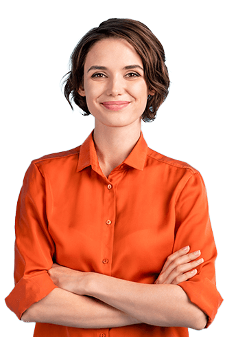 Mevrouw lachend met armen over elkaar gevouwen